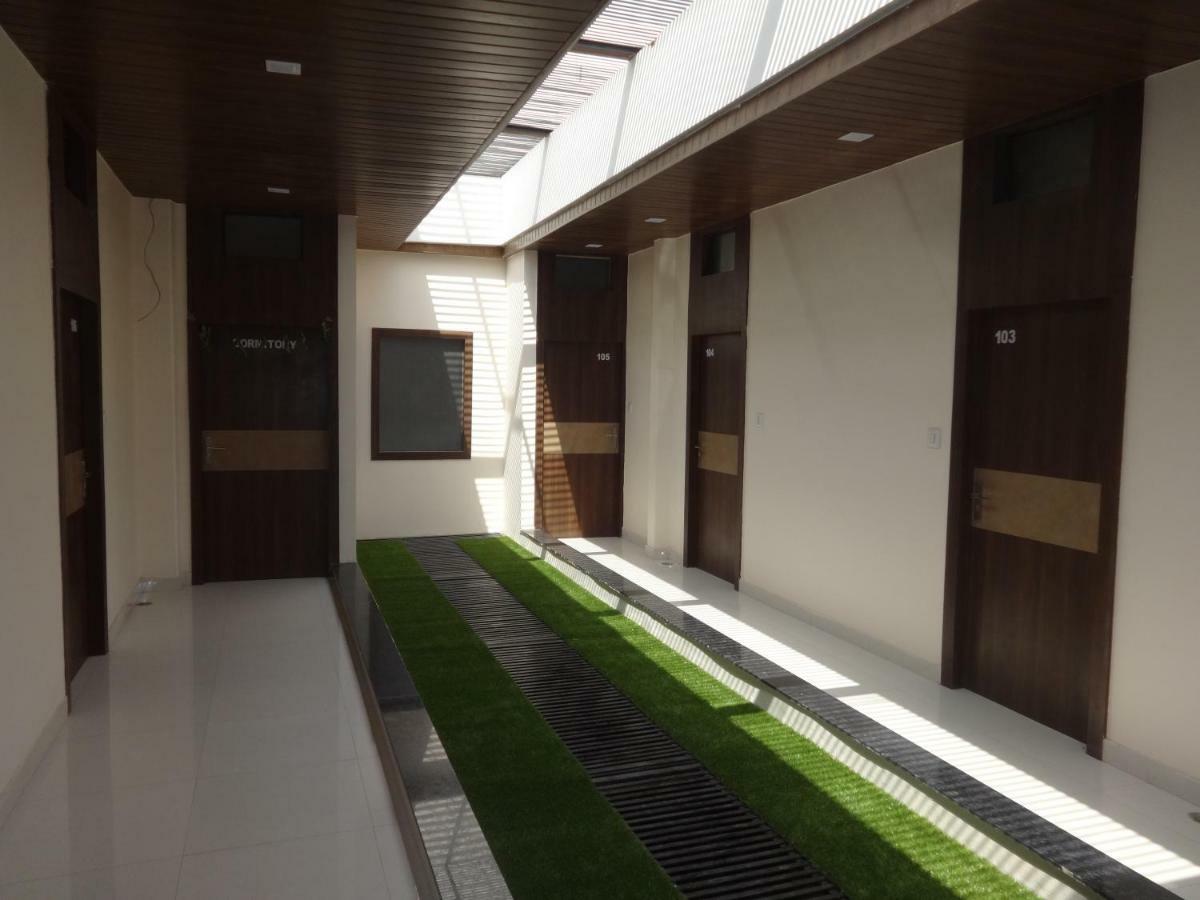 Hotel Prestige Аджмер Екстериор снимка